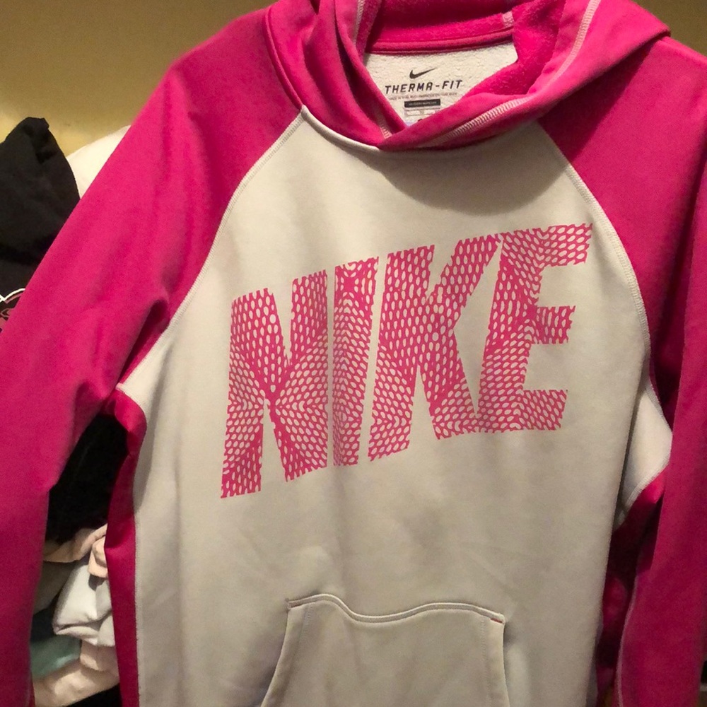 NIKE therma-fit hoodie